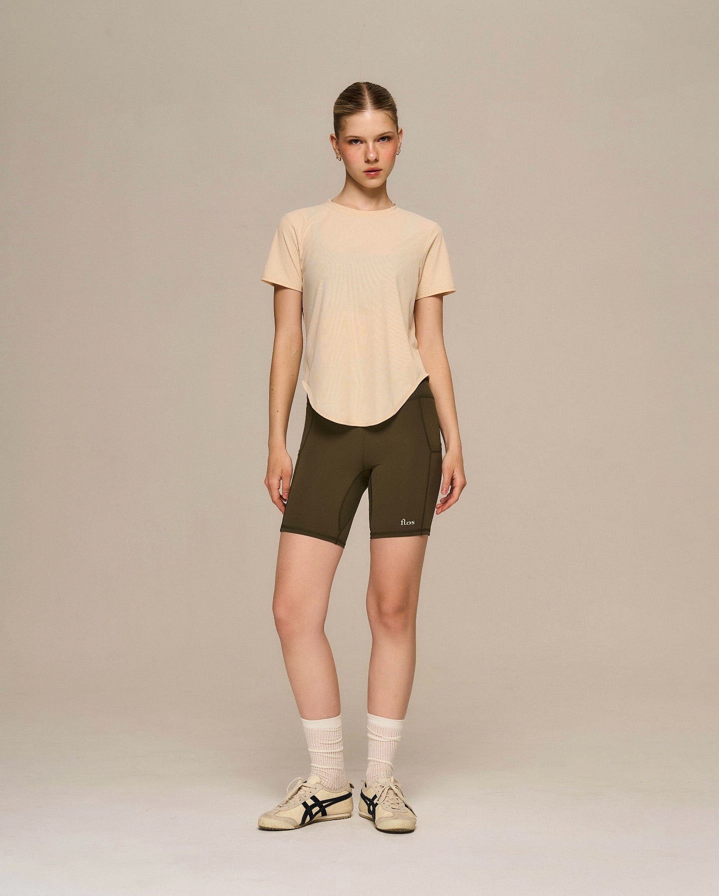 The Flos Club - 顯瘦遮臀彈力T恤Tee